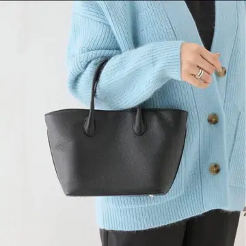 MAISON CANAU 슈링크 가죽 토트