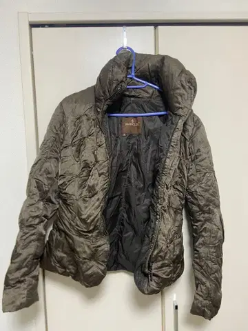 MONCLER 후드 부착 다운 자켓 사이즈 0