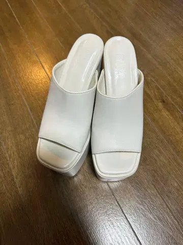 GYDA 샌들 통굽 제이다
