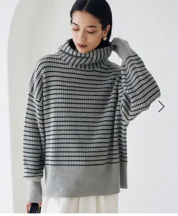 밴야드 스톰 보더 하이넥 니트