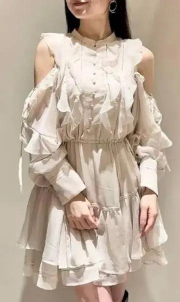 스나이델 프릴 쉬폰 미니 원피스