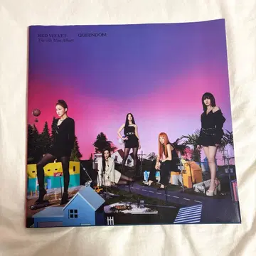 Red velvet Queendom