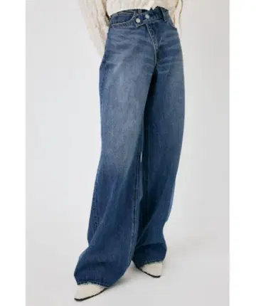 미사용 새상품 moussy CROSS WAIST WIDE STRAIGHT