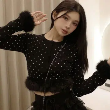 다리치 도트 자카드 페더 니트탑