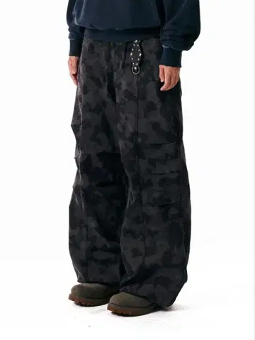 AAKAM Knee Pin-tuck Camouflage Pants