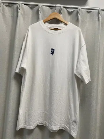 HUF 반팔 T셔츠