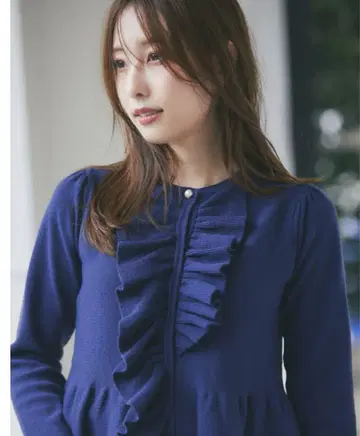 앤드 도트 노스탤지어 토바리 아이 씨 콜라보 프릴 페플럼 니트 가디건