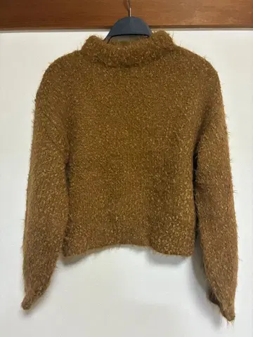 브라운 터틀넥 니트 moussy