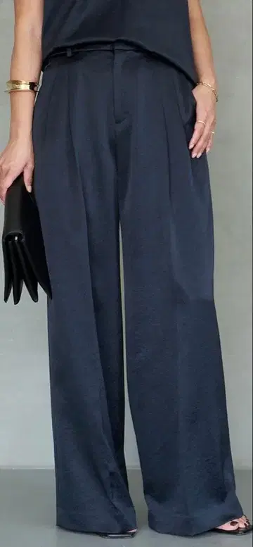 두즈엠클래스 블랙 와이드 팬츠 사이드 포켓 포함