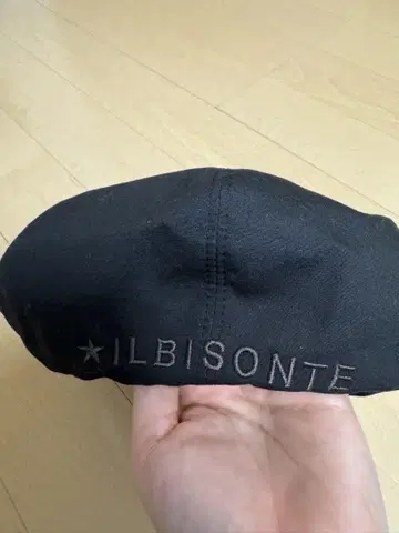 IL BISONTE 블랙 베레모