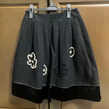 플레어 스커트 꽃 무늬 블랙
