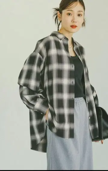 이번 시즌 GLOBAL WORK 체크 셔츠 긴팔 블랙 옴브레