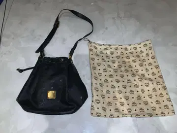 MCM 블랙 숄더백 수납 가방 포함