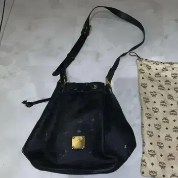 MCM 블랙 복조리 숄더백 수납 가방 포함