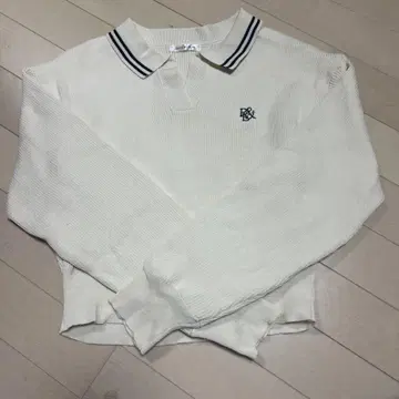 올리브 데 올리브 화이트 크롭 피케 셔츠