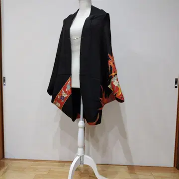 검정색 전통 예복 기모노 모몽가 타입 겉옷 코트 안감 부착 금사 학 무늬