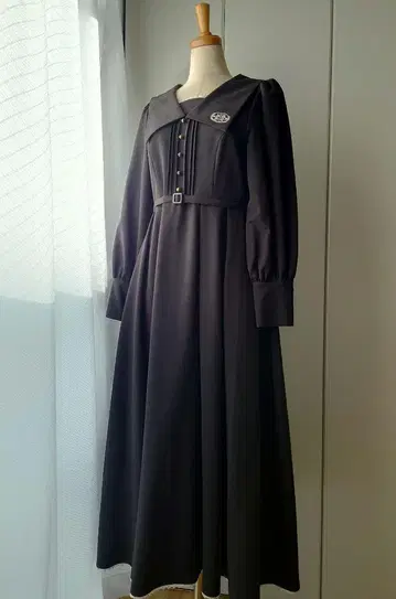 Maison de FLEUR 삼각형 레이스 부탁 원피스