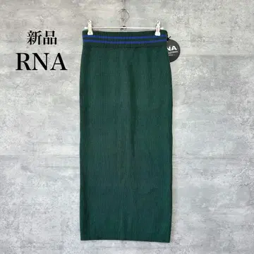 미사용 새상품 RNA 리브 니트 스커트 다크 그린 바스 슬릿