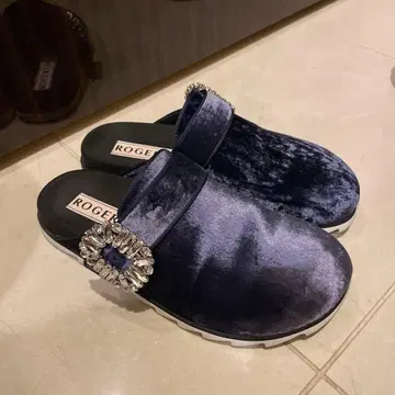 Roger vivier 벨로아 슬립온 샌들