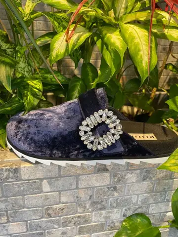 Roger vivier 벨로아 슬립온 샌들