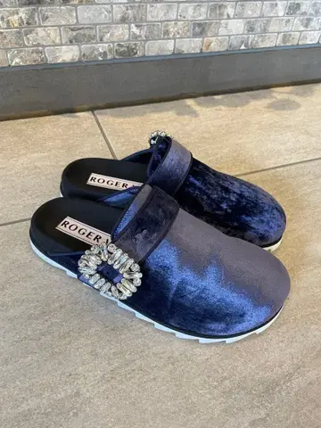 Roger vivier 벨로아 슬립온 샌들