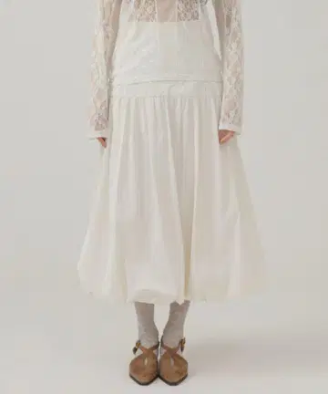 beams 글로시 벌룬 스커트
