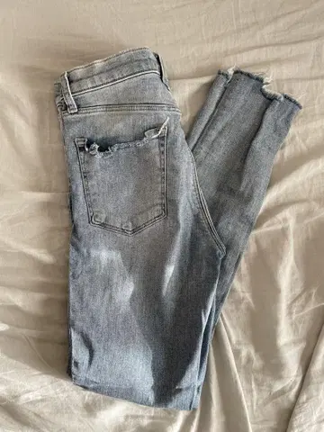 [ J.BRAND ] 라이트 블루 스키니 데님