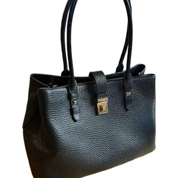 새상품급 FURLA 조안 토트백 A4 골드 금장 장식 주름 가죽 블랙