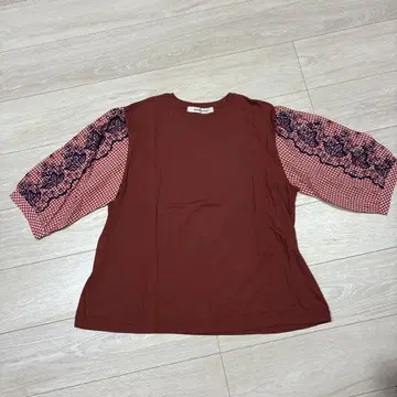 SUPER HAKKA 자수 빨간색 T셔츠