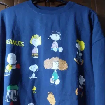 PEANUTS 캐릭터 맨투맨 네이비
