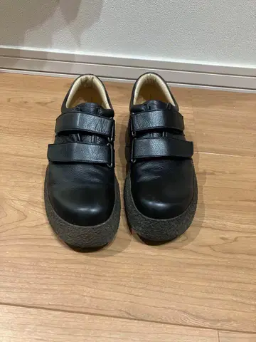 TAKEO KIKUCHI 블랙 더블 스트랩 신발