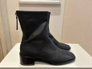 MOHI 블랙 가죽 숏부츠