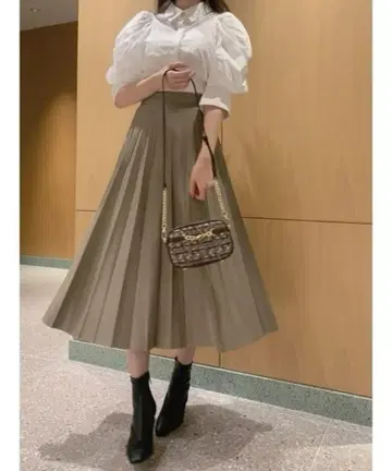 snidel 가죽 플리츠 스커트 브라운