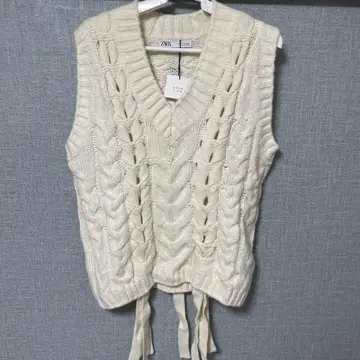 새상품 ZARA 케이블 니트 베스트 M 사이즈