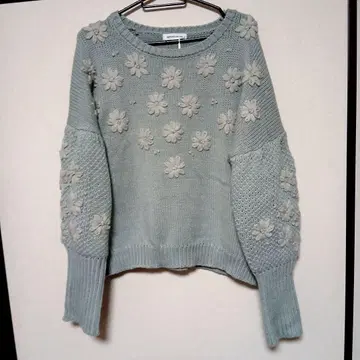 택 포함 새상품 natural couture 꽃 모티브 니트 스웨터