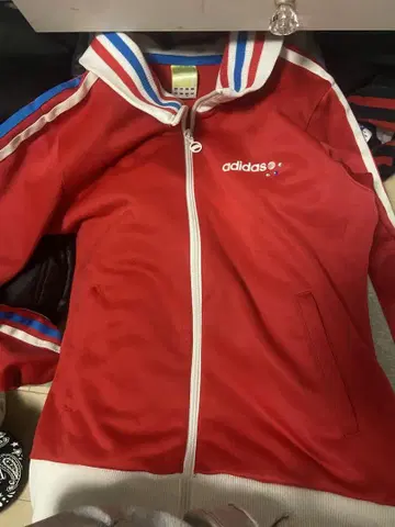 adidas 빨간색 저지 M