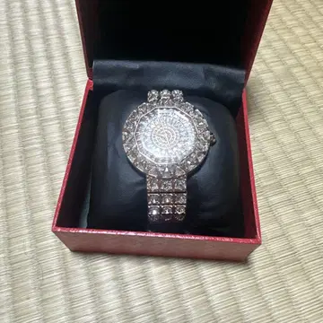 로즈 골드 크리스탈 시계