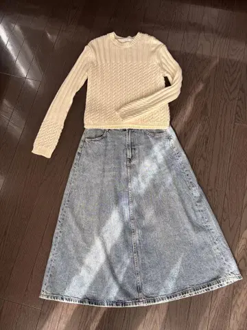 ZARA 라이트 블루 데님 스커트