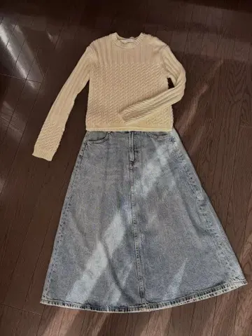 가격 인하! ZARA 라이트 블루 데님 스커트