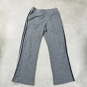 UNIQLO 유니클로 그레이 스트라이프 플레어 스웨트 팬츠 M