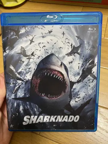 SHARKNADO 블루레이