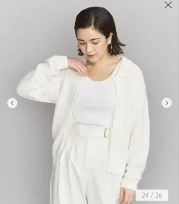 화이트 니트 버튼 가디건
