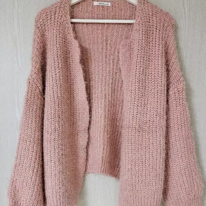 Delicate fit cardigan, brand new