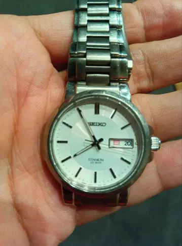 SEIKO 티타늄 손목시계 화이트 다이얼