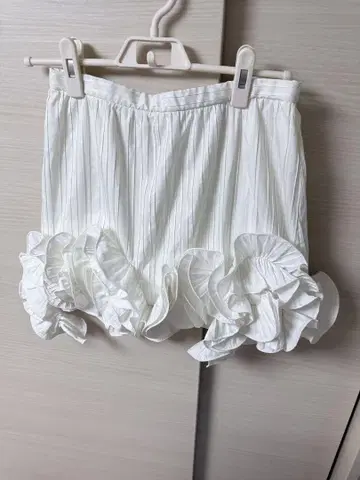 릴리 브라운 3D 모티브 미니 스커트