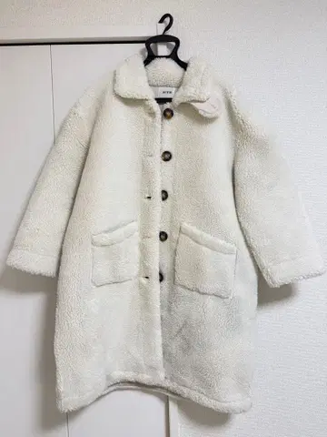 ACYM 보아 롱 코트 화이트