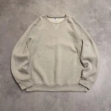Russell Athletic 00s plane sweat