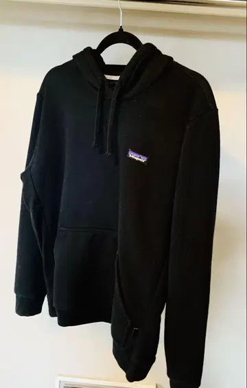 중고 Patagonia 풀오버 후드티 블랙 M 사이즈