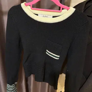 Lily Brown 스트라이프 포켓 부착 니트