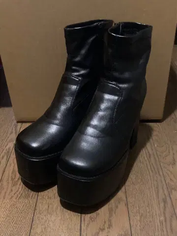 스트레치 스퀘어토 통굽 숏부츠 그레일